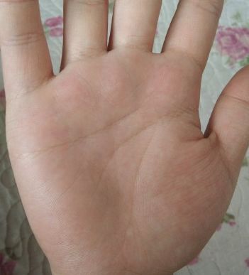 断掌纹_断掌纹上有像环形的东西好不好？_断掌纹好不好