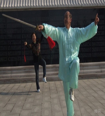 练习太极剑的好处,太极剑的练习方法